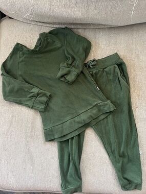 Kids Cozy Forest Green top & Joggers